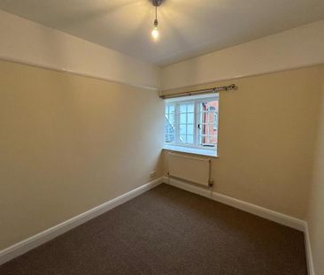 3 bedroom apartment to rent - Photo 4