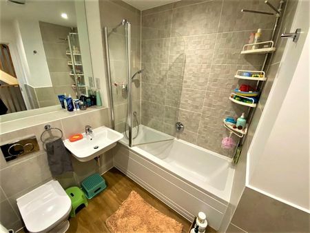 Sycamore Avenue , Woking, Surrey, GU22 - Photo 4