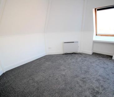 2 bedroom detached house to rent - Photo 2