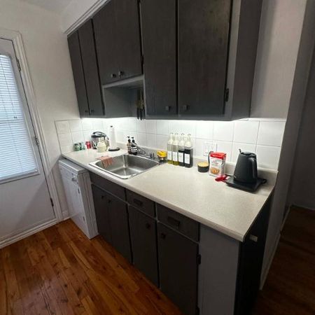Joli 3 ½ à louer - haut de triplex - Ahuntsic – Libre en juin - Photo 4