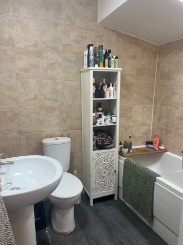 Studio Flat, Leathwaite Road, SW11 - Photo 4