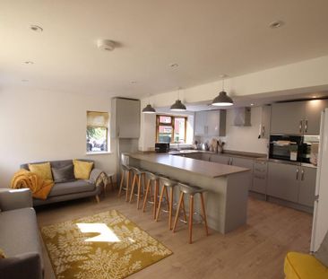 5 bedroom semi-detached house to rent - Photo 5