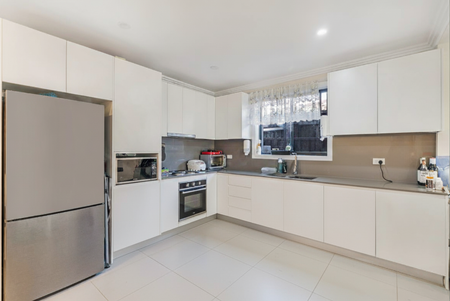 Three-Bedroom Granny Flat in a Peaceful Location! - Photo 3