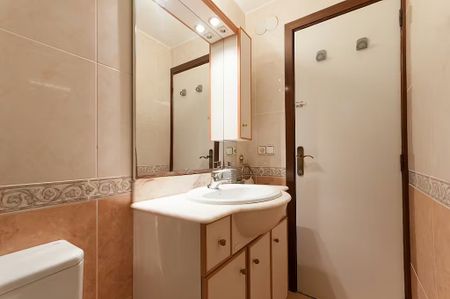 Avinguda de la Mare de Déu de Bellvitge, L'Hospitalet de Llobregat, Catalonia 08907 - Photo 5