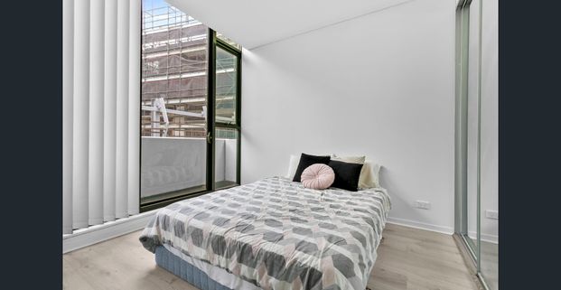 Resort style living in the heart of Zetland - Photo 1