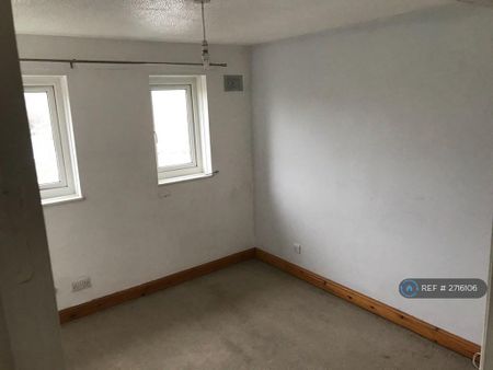 2 bedroom semi-detached house to rent - Photo 4