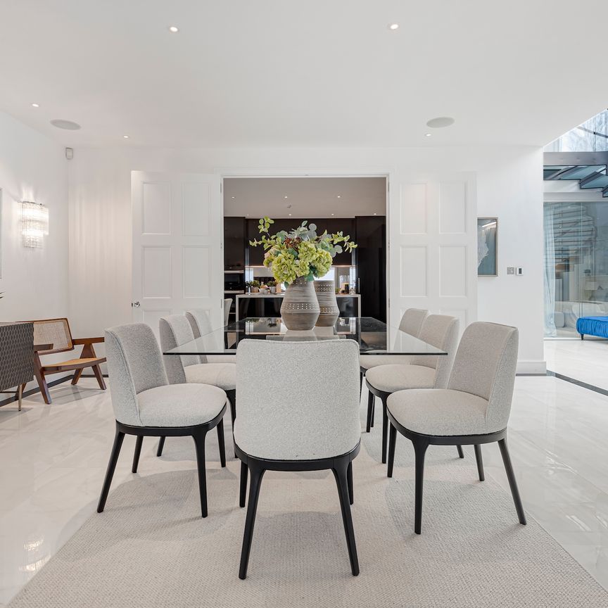 Spectacular contemporary home in Hampstead - Photo 1