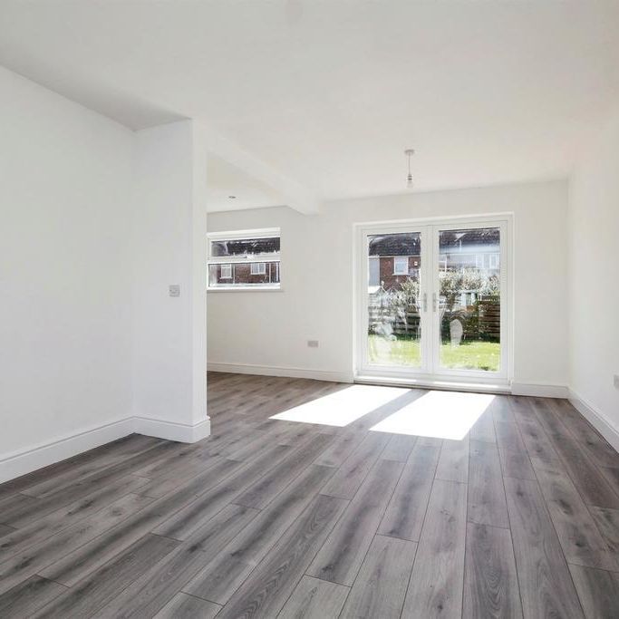 3 bedroom property to rent - Photo 1