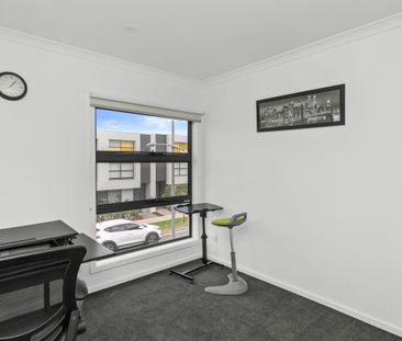 Modernise Your Lifestyle in this Convenient Gem - Photo 4