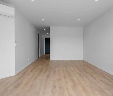 Brand-new townhouse overlooking the green belt - Photo 2