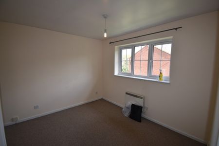 2 bedroom Cluster Home - GRESLEY CLOSE, WELWYN GARDEN CITY - Photo 4