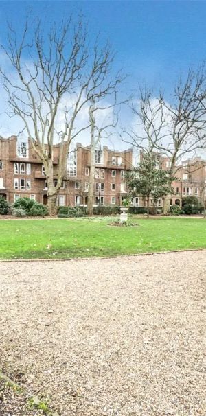 3 bedroom flat in Chelsea - Photo 1