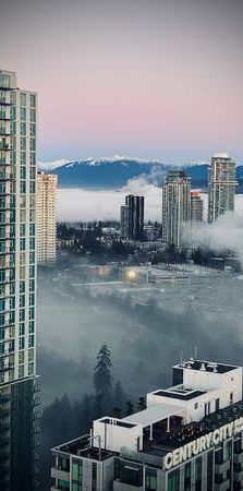 Looking for housemate for 2Bed2bath condo-Surrey-36th floor-3mins from Skytrain - Photo 1