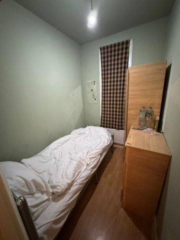 Room in a Shared House, Stevenage Road, E6 - Photo 3