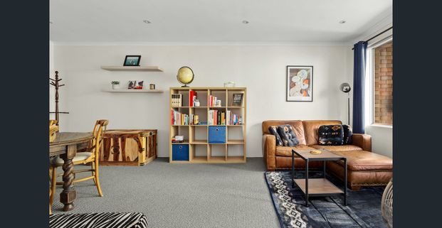 Beautifully Peaceful 2-Bed Apartment - SHORT TERM LEASES AVAILABLE - Min 3 months stay - Photo 1