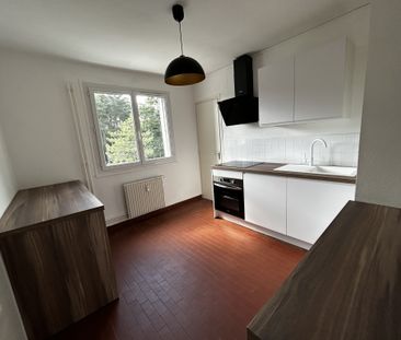 Location Appartement 2 pièces 43m² LE CREUSOT 71200 - Photo 4