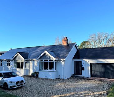 5 bedroom Desirable Five Bedroom Bungalow to rent - Photo 1