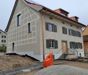 Neubau - Charmante Wohnung mit Sichtbalken und grossem Turmbalkon! - Photo 5