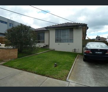 1/16 Hampton Road, Essendon West, Vic 3040 - Photo 5
