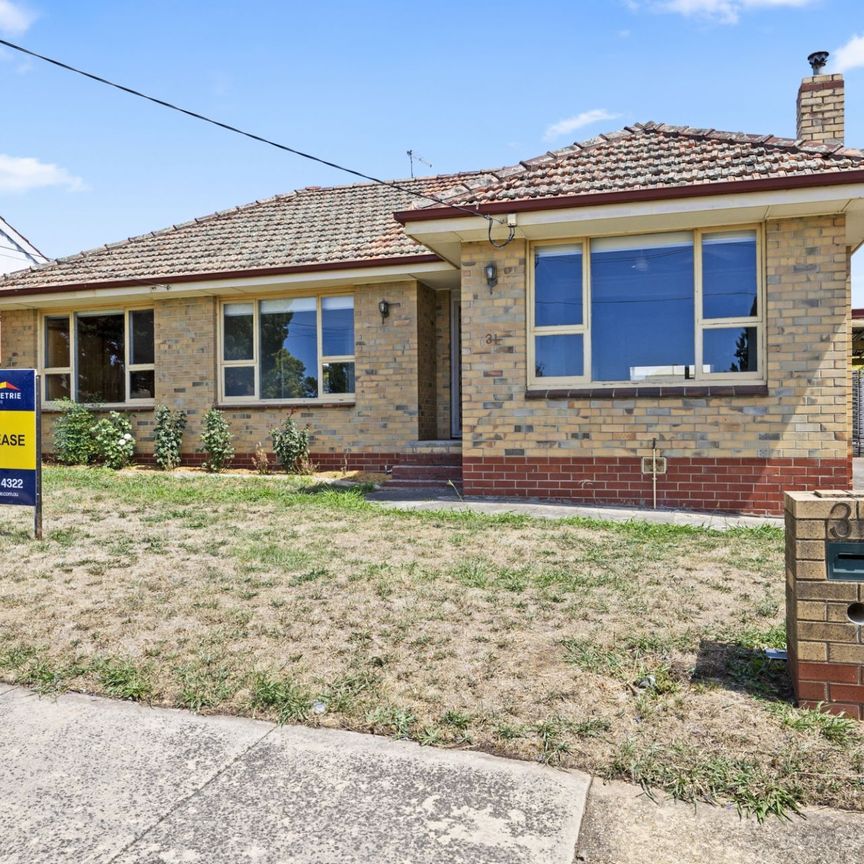 31 Eton St, Wendouree VIC 3355 - Photo 1