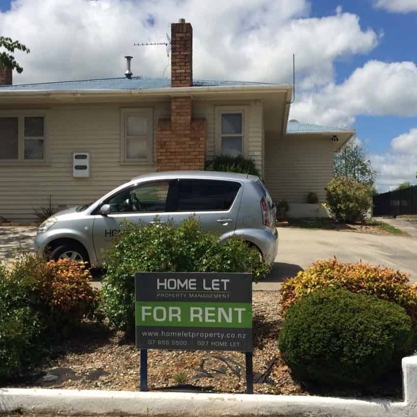 Boarding House - Photo 1