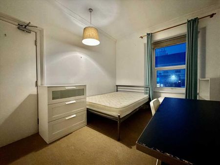 4 bedroom house to rent - Photo 3