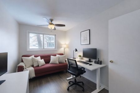 For Lease - 117 Hampton Avenue Unit# Main, Toronto, Ontario - Photo 4