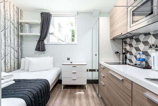 Studio to rent - Photo 1