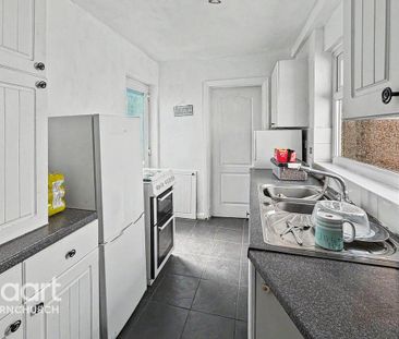 2 bedroom end of terrace house to rent - Photo 3