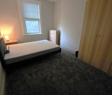 Room in a Shared House, Kingswood Road, IG3 - Photo 3