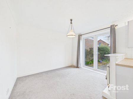 3 bedroom semi-detached house to rent - Photo 3