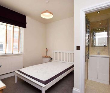 St. Lukes Street Room 1 - Photo 2