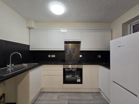 1 bedroom flat to rent - Photo 4