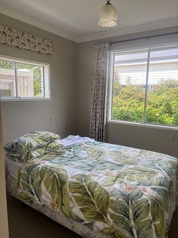 Move Straight-In: Idyllic Havelock North - Photo 2