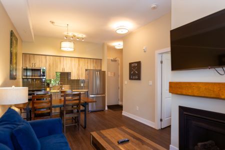 For Lease - 25 PEN LAKE POINT Road Unit# 110, Huntsville, Ontario - Photo 2