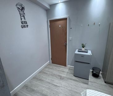 Room in a Shared House, Tottenham, N17 - Photo 4