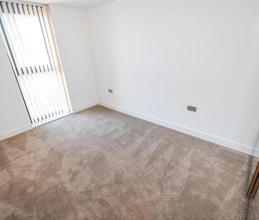 2 bedroom flat to rent - Photo 2