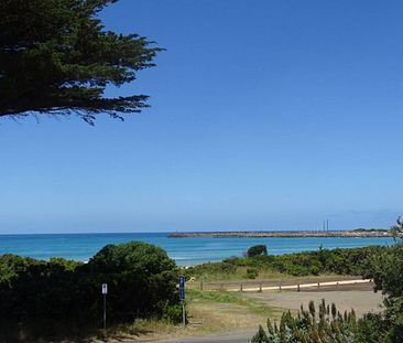 The waves will beckon from across the road - UNIQUE position. - Photo 1