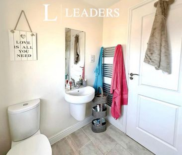 3 bedroom detached house to rent - Photo 6