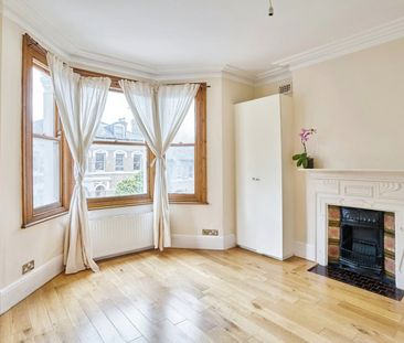 4 Bed Semi-Detached House, Morley Road, SE13 - Photo 2