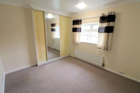 3 bedroom terraced house to rent - Photo 3