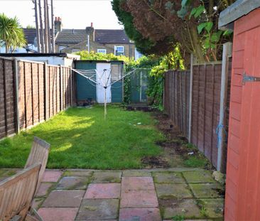 3 bedroom terraced house to rent - Photo 5