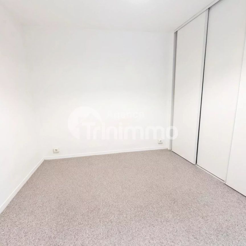 Location Appartement 2 pièces 44m² CHATEAUNEUF DE GADAGNE 84470 - Photo 1