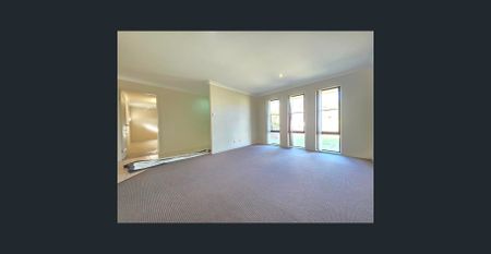 SPACIOUS 4 BEDROOM FAMILY HOME WITH TWO SEPARATE LIVING AREAS. VERY GOOD SIZE BEDROOMS. DOUBLE GATED SIDE ACCESS. - Photo 4