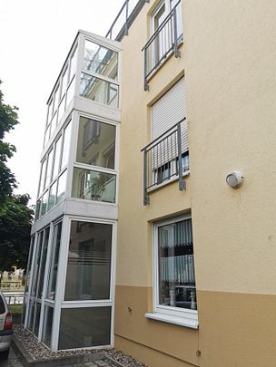 Großzügige 2-Zimmer-Wohnung mit Wintergarten in Dresden-Laubegast! - Photo 1