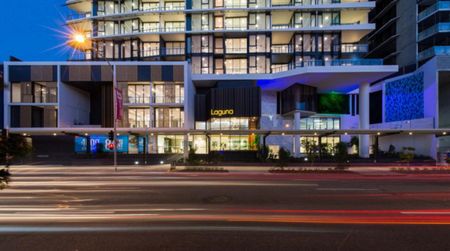 Sky-High Luxury in Newstead – Level 19 Apartment with Spectacular Views - Photo 3