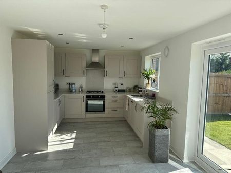 1 bedroom in a house share to rent - Photo 5
