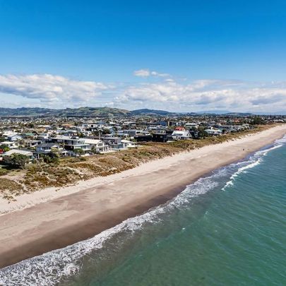 Premium beachside living on sought-after Karewa Parade - Photo 1