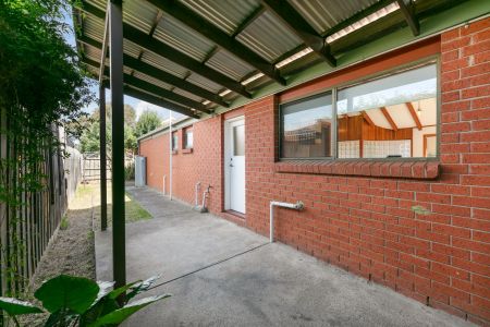Spacious Family Living in a Leafy Ormond Pocket - Photo 5