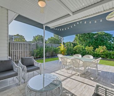 Stunning Fully Furnished Duplex near Maroochy River - Photo 2